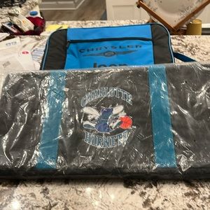 Old school vintage retro Charlotte Hornets players gym bag never been out thebag